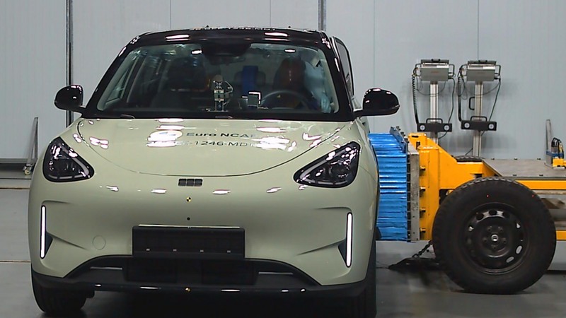Mobil listrik mungil Geely EX2 dilakukan uji coba saat kecelakaan dan benturan. (Dok. ANCAP)