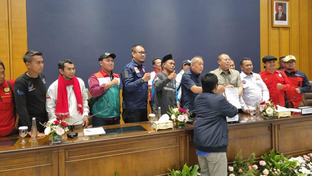 Perwakilan Massa Buruh Diterima DPR, Aspirasi Disampaikan Lewat Dialog — NadiKabar.com