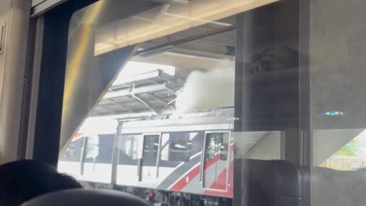 Viral Asap Keluar dari KRL di Stasiun Cikarang, Penumpang Berhamburan — NadiKabar.com