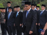 Wakil Menteri ESDM, Yuliot Tanjung saat menghadiri upacara peringatan hari jadi Energi & Pertamabangan ke-81 Tahun 2026 di Taman Makam Pahlawan (TMP) Kalibata, Jakarta, Selasa (29/9/2026). (CNBC Indonesia/Faisal Rahman)