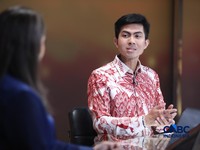 CEO PT Sucor Sekuritas, Bernadus Wijaya saat menyampaikan pemaparan dalam Road To CNBC Indonesia Awards 2026 Best Securities & Fund Manager di Jakarta, Rabu (30/9/2026). (CNBC Indonesia/Faisal Rahman)