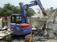 Klaster berfasilitas mewah di Lapas Cibinong, Bogor, dibongkar, Rabu (30/9/2026). Sejumlah bangunan kini rata dengan tanah usai jadi sorotan. (Rifkiato Nugroho/Detikcom)