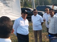 Menteri Pertanian (Mentan) Amran Sulaiman saat meninjau lokasi hilirasi produk pangan di Bone, Sulawesi Selatan, Rabu (30/9/2026). (CNBC Indonesia/Suhendra)