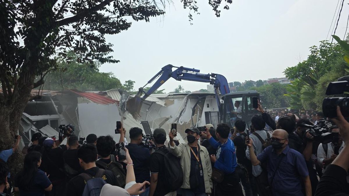 Pembongkaran Dimulai, Ekskavator Ratakan Klaster Mewah Lapas Cibinong — NadiKabar.com