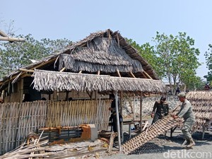 Membandel, Bilik Lapak Pedagang di Labuhan Haji Lombok Timur Kembali Dibongkar