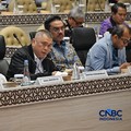 Raker Komisi V DPR dengan beberapa Kementerian termasuk Menhub Dudy Purwagandhi di DPR, Rabu (30/9/26). (CNBC Indonesia/Ferry Sandi)
