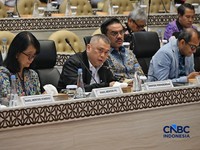 Raker Komisi V DPR dengan beberapa Kementerian termasuk Menhub Dudy Purwagandhi di DPR, Rabu (30/9/26). (CNBC Indonesia/Ferry Sandi)