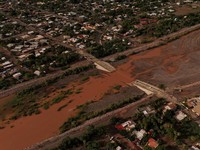 Sebuah pemandangan dari drone memperlihatkan bagian jalan yang terendam aliran air setelah Badai Polo menghantam daratan di Baja California Sur, Loreto, Meksiko, pada 29 September 2026. (REUTERS/Raquel Cunha)