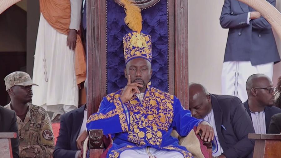 Seorang mantan penyiar berita televisi, Edward Rukidi Kijanangoma, dinobatkan sebagai raja Kerajaan Tooro di Uganda pada Selasa (29/9/2026).