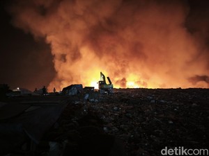 Kebakaran TPA Jatibarang Semarang Merembet ke Zona 3