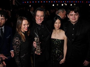 Jim Carey Diam-diam Menikah dengan Wanita Keturunan Korea, Lebih Muda 32 Tahun