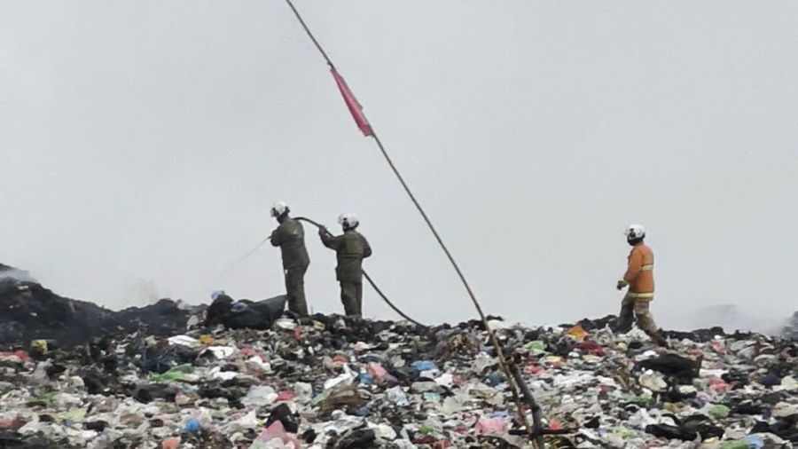 Kebakaran TPA Jatibarang. (Detikcom/Muhammad Iqbal Al Fardi/detikJateng)