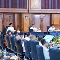 Ketua Dewan Ekonomi Nasional (DEN) Luhut Binsar Pandjaitan saat menyampaikan Rapat Tingkat Menteri terkait percepatan Bansos Digital, Rabu (1/9/2026). (Dok. Humas KPTDP)