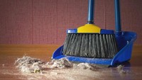 Robot Vacuum Nyangkut di Kolong? Ini 5 Cara Memilih yang Muat di Sofa dan Kasur 