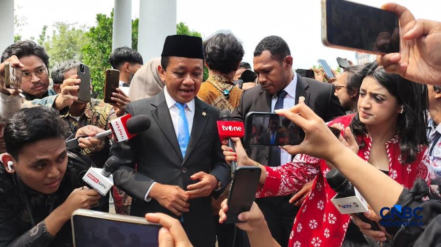 Menteri ESDM, Bahlil Lahadalia saat tiba di Istana Negara, Jakarta, Kamis (1/10/2026). (CNBC Indonesia/Emir Yanwardhana)