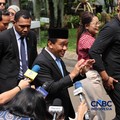 Menteri ESDM, Bahlil Lahadalia saat tiba di Istana Negara, Jakarta, Kamis (1/10/2026). (CNBC Indonesia/Muhammad Sabki)