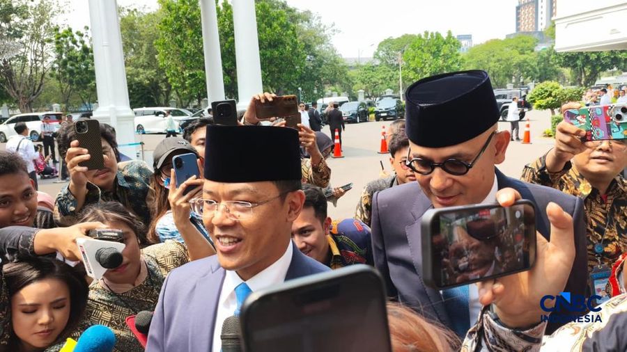 Menteri Luar Negeri, Sugiono saat tiba di Istana Negara, Jakarta, Kamis (1/10/2026). (CNBC Indonesia/Emir Yanwardhana)