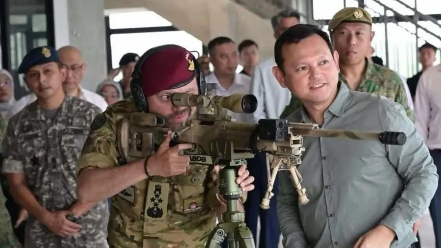 Menteri Negara Senior Pertahanan Singapura Zaqy Mohamad menerima kunjungan Pangeran Haji Al-Muhtadee Billah, Putra Mahkota sekaligus Menteri Senior di Kantor Perdana Menteri Brunei Darussalam, ke SAFTI City, Singapura.