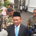 Muhammad sarmuji saat menyampaikan keterangan kepada awak media usai dilantik Presiden Prabowo Subianto sebagai Menteri Perindustrian di Istana Negara, Jakarta, Kamis (1/10/2026). (CNBC Indonesia/Emir Yanwardhana)