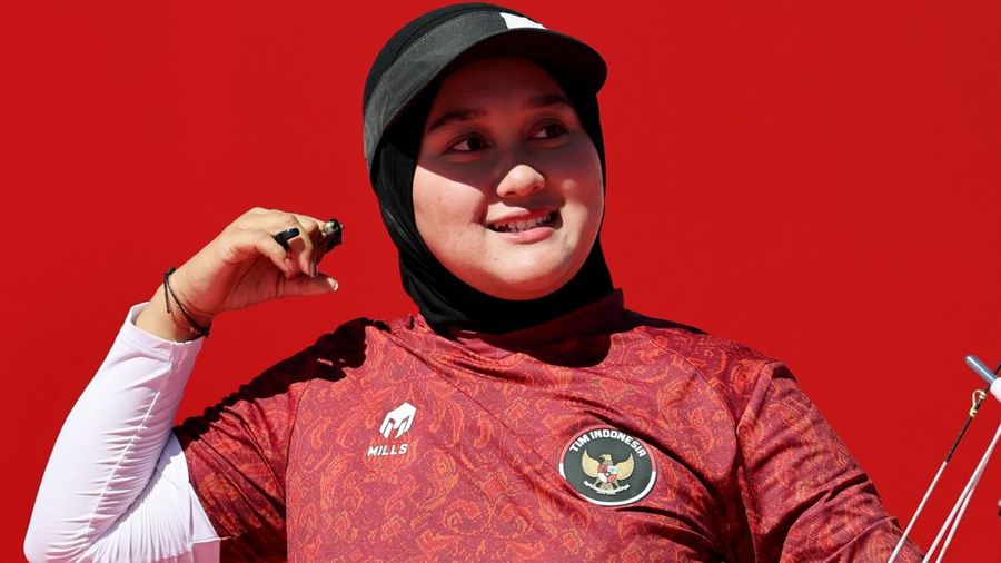 Pemain Indonesia Nurisa Dian Ashrifah bereaksi saat menghadapi pemain Filipina Amaya Amparo Cojuangco pada perebutan medali emas nomor individu compound putri panahan Asian Games Aichi-Nagoya 2026, di Okazaki Central Park Multipurpose Square, Okazaki, Jepang, (1/10/2026).