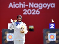 Pemain Indonesia Nurisa Dian Ashrifah merayakan keberhasilannya meraih medali emas dalam seremoni kemenangan nomor individu compound putri panahan Asian Games Aichi-Nagoya 2026, di Okazaki Central Park Multipurpose Square, Okazaki, Jepang, (1/10/2026
