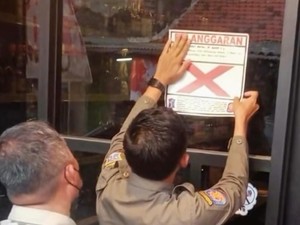 Toko di Surabaya Disegel Buntut Jual Miras Eceran di Permukiman