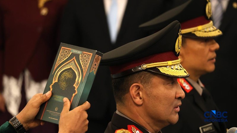 Presiden Prabowo Subianto melantik Kepala dan Wakil Kepala Kepolisian Negara RI di Istana Negara, Jakarta, Kamis (1/10/2026).