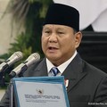Presiden Prabowo Subianto melantik Menteri dan Wakil Menteri Kabinet Merah Putih sisa masa jabatan periode tahun 2024-2029 serta anggota Ombusdsman RI di Istana Negara, Jakarta, Kamis (1/10/2026). (Tangkapan Layar Youtube/Sekretariat Presien)