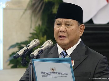 Presiden Prabowo Subianto melantik Menteri dan Wakil Menteri Kabinet Merah Putih sisa masa jabatan periode tahun 2024-2029 serta anggota Ombusdsman RI di Istana Negara, Jakarta, Kamis (1/10/2026). (Tangkapan Layar Youtube/Sekretariat Presien)