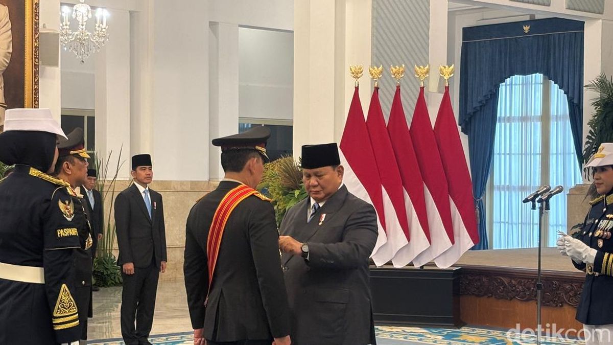 Ilustrasi berita Nasional: Prabowo Anugerahi Jenderal Listyo Sigit Prabowo Bintang Mahaputera Adipurna