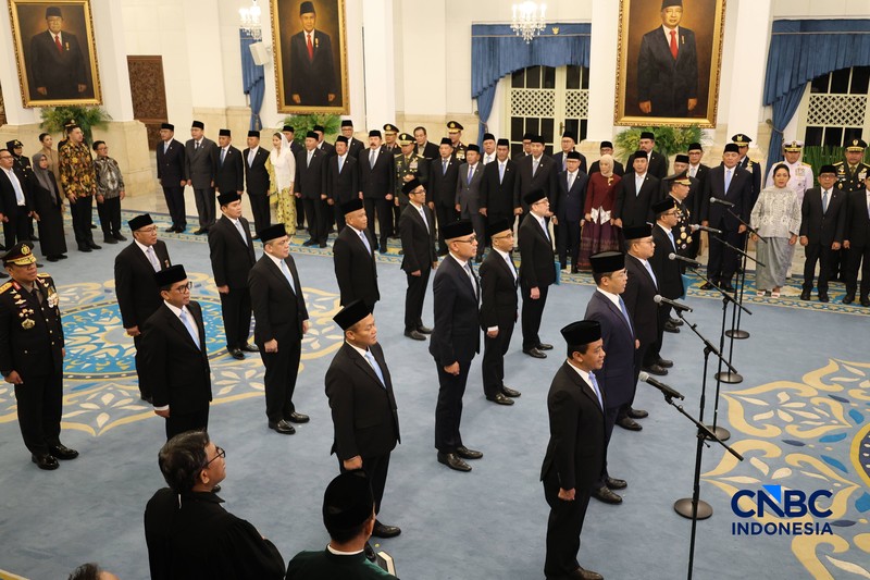 Prosesi Pelantikan Menteri dan Wakil Menteri Kabinet Merah Putih sisa masa jabatan periode tahun 2024-2029 serta anggota Ombusdsman RI di Istana Negara, Jakarta, Kamis (1/10/2026). (CNBC Indonesia/Muhammad Sabki)