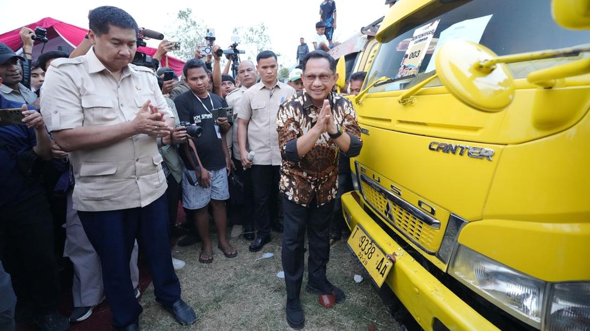 Mendagri Lepas 125 Truk Pengangkut Genteng Dukung Program Gentengnisasi — NadiKabar.com
