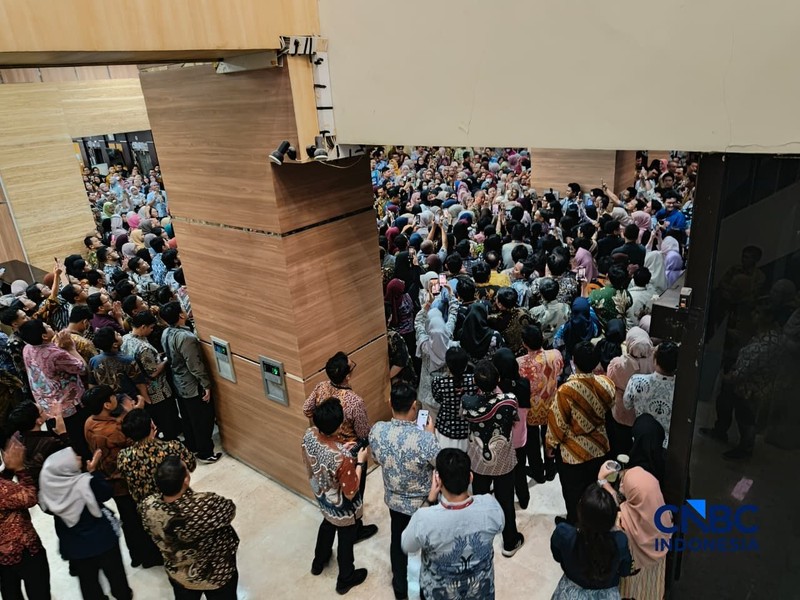 Sertijab Menteri Perindustrian baru Muhammad Sarmuji menggantikan Agus Gumiwang Kartasasmita, Jumat (2/10/2026). (CNBC Indonesia/Damiana Cut E)