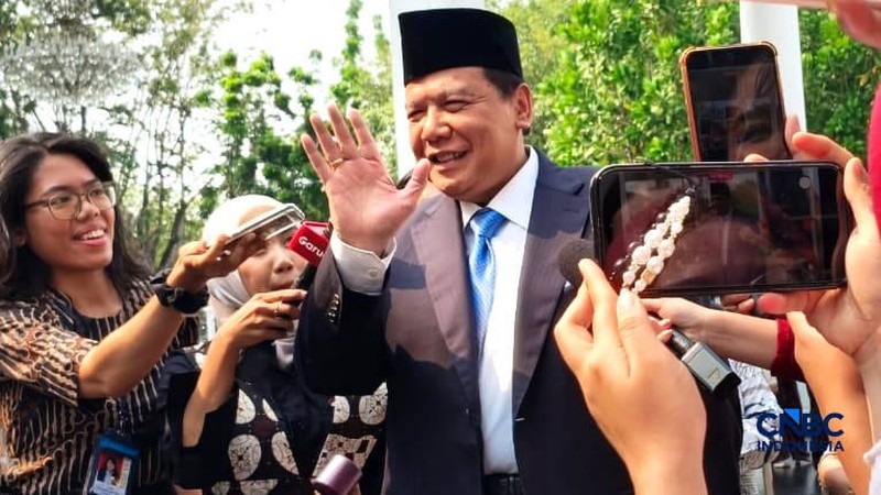 Presiden Prabowo Subianto mengankat Dewan Pertimbangan di Istana Negara, Jakarta, Jumat (2/10/2026). (Tangkapan Layar Youtube/Sekretariat Presiden)