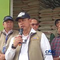 Direktur Utama Perum Bulog Ahmad Rizal Ramdhani bersama Ketua Komisi IV DPR RI Siti Hediati Hariyadi atau Titiek Soeharto mengecek langsung kondisi perberasan di Pasar Induk Beras Cipinang (PIBC), Jakarta Timur, Jumat (2/10/2026). (CNBC Indonesia/Mar