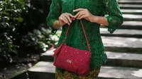 Tas Rajut Handmade untuk Hangout dan Acara, Ini Cara Memadukannya