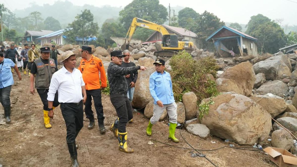 Tinjau Banjir Bandang Solok, Wamendagri Pastikan Dukungan Darurat — NadiKabar.com