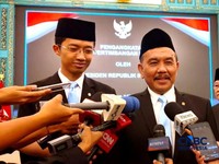 Kepala Badan Komunikasi Pemerintah (Bakom RI) Syahganda Nainggolan saat menyampaikan keterangan pers usai dilantik Presiden Prabowo Subianto di Istana Negara, Jakarta, Jumat (2/10/2026). (CNBC Indonesia/Emir Yanwardhana)