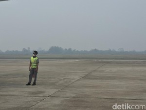 Bandara Sultan Thaha Diselimuti Kabut Asap, Super Air Jet Yogyakarta-Jambi Delay