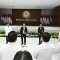 Menteri Kelautan dan Perikanan Sakti Wahyu Trenggono menyambut kehadiran Wakil Menteri Kelautan dan Perikanan (Wamen KP) baru, Irwan Meilano. (Dok. KKP)
