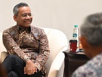 Menteri Keuangan (Menkeu), Suahasil Nazara saat menerima Chief Investment Officer (CIO), Pandu Patria Sjahrir dan jajaran direksi Danantara Indonesia di Kantor Kementerian Keuangan, Jakarta. (Instagram/menkeuri)