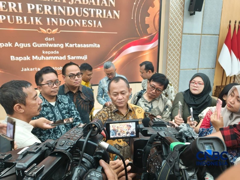 Sertijab Menteri Perindustrian baru Muhammad Sarmuji menggantikan Agus Gumiwang Kartasasmita, Jumat (2/10/2026). (CNBC Indonesia/Damiana Cut E)