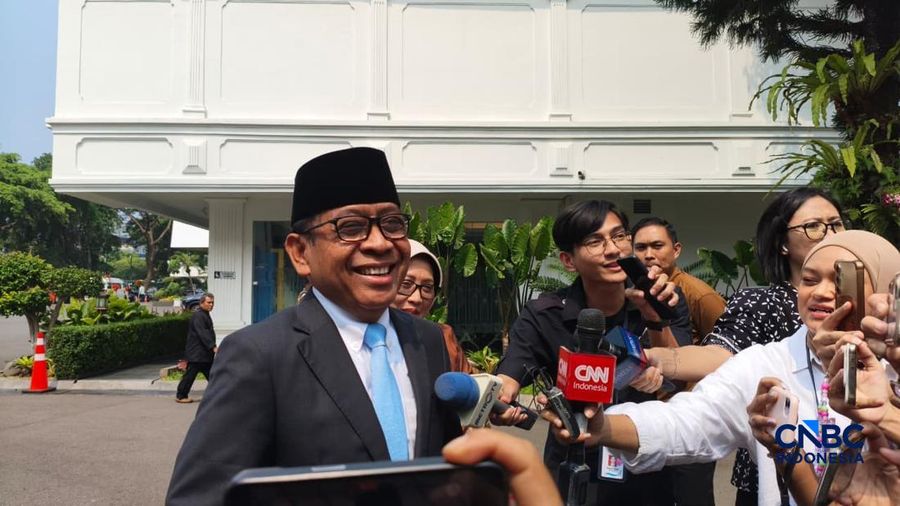 Pratikno (Menteri Koordinator Bidang Pembangunan Manusia dan Kebudayaan 2024-2026, Menteri Sekretaris Negara 2014-2024). (CNBC Indonesia/Emir Yanwardhana)