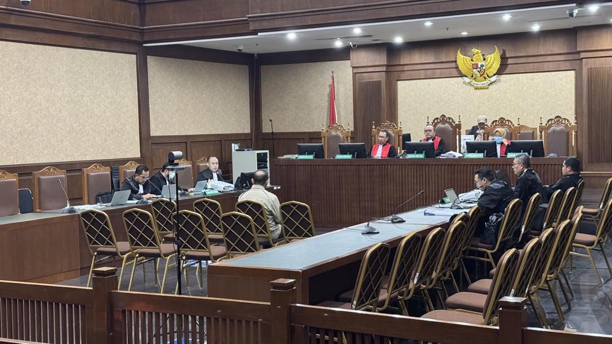 Terdakwa Kasus Bea Cukai Nangis di Sidang, Ngaku Menyesal Terima Duit Suap — NadiKabar.com