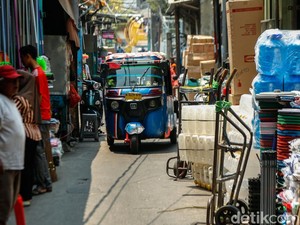 Bajaj Jakarta yang Kian Terpinggirkan
