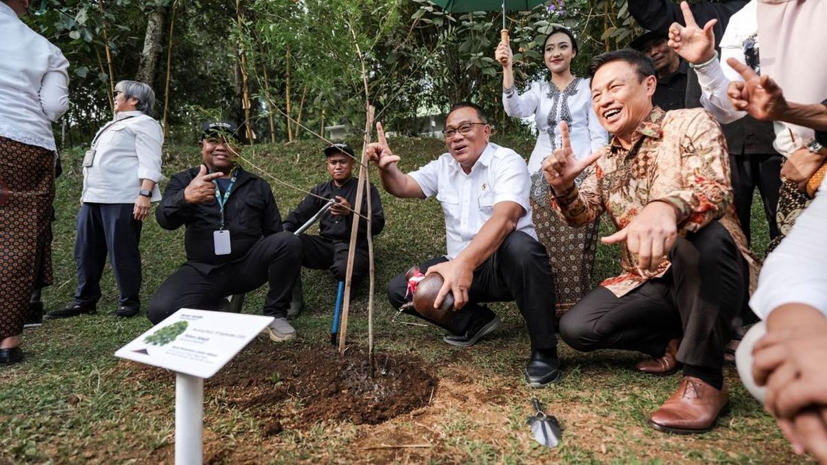 Dari Dusun Bambu ke EIGER Nature: Menteri LH Dorong Ekowisata — NadiKabar.com