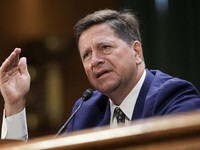 Jay Clayton, Jaksa AS untuk Distrik Selatan New York, memberikan kesaksian dalam sidang Komite Intelijen Senat terkait pencalonannya sebagai Direktur Intelijen Nasional, di Capitol Hill, Washington, D.C., pada 15 Juli 2026. (Ken Cedeno / AFP)