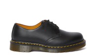 Belum Punya Koleksi dari Dr Martens? Ini 5 Cara Padu Padannya