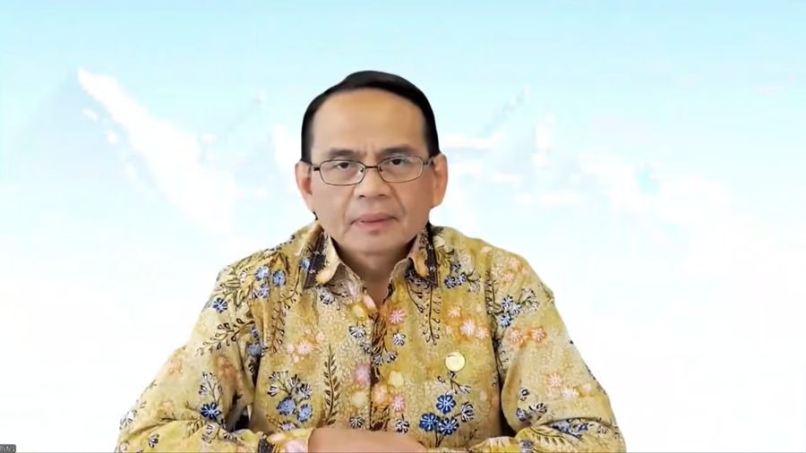 Kepala Eksekutif Pengawas Lembaga Pembiayaan, Perusahaan Modal Ventura, Lembaga Keuangan Mikro, dan Lembaga Jasa Keuangan Lainnya, Merangkap Anggota Dewan Komisioner Otoritas Jasa Keuangan (OJK), Agusman saat menyampaikan Konferensi Pers Asesmen Sekt