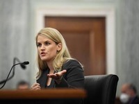 Mantan karyawan sekaligus pelapor pelanggaran (whistleblower) Facebook, Frances Haugen. (Matt McClain/Pool via Reuters)